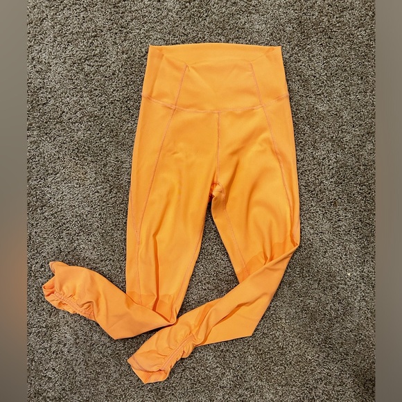 Wilo 2 piece legging and top set - Picture 3 of 5